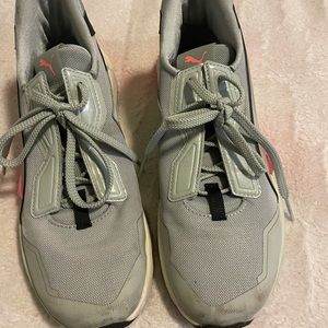 PUMA athletic shoes worn 5x